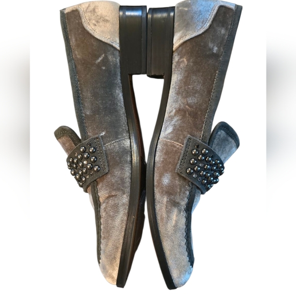 Franco Sarto Elegant Gray Velvet Loafers with Studded Detail Size 6 - Picture 4 of 11